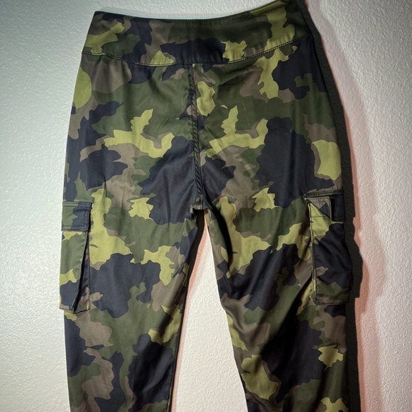 Wild Fable Womens Camo Utility Cargo Joggers Pants High Rise Satin Feel Size 4 - Picture 1 of 2